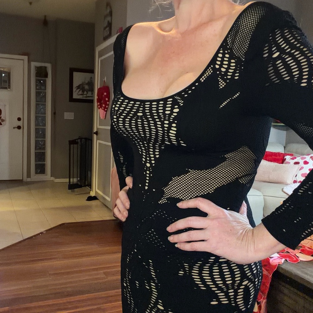 Bebe Flattering Peekaboo BodyCon Dress Size Medium/Large